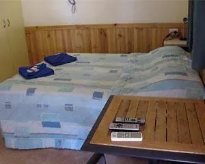 Moura Caravan Park Hotel Australia