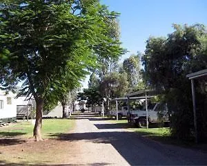 Moura Caravan Park Hotel 2*,  Australia