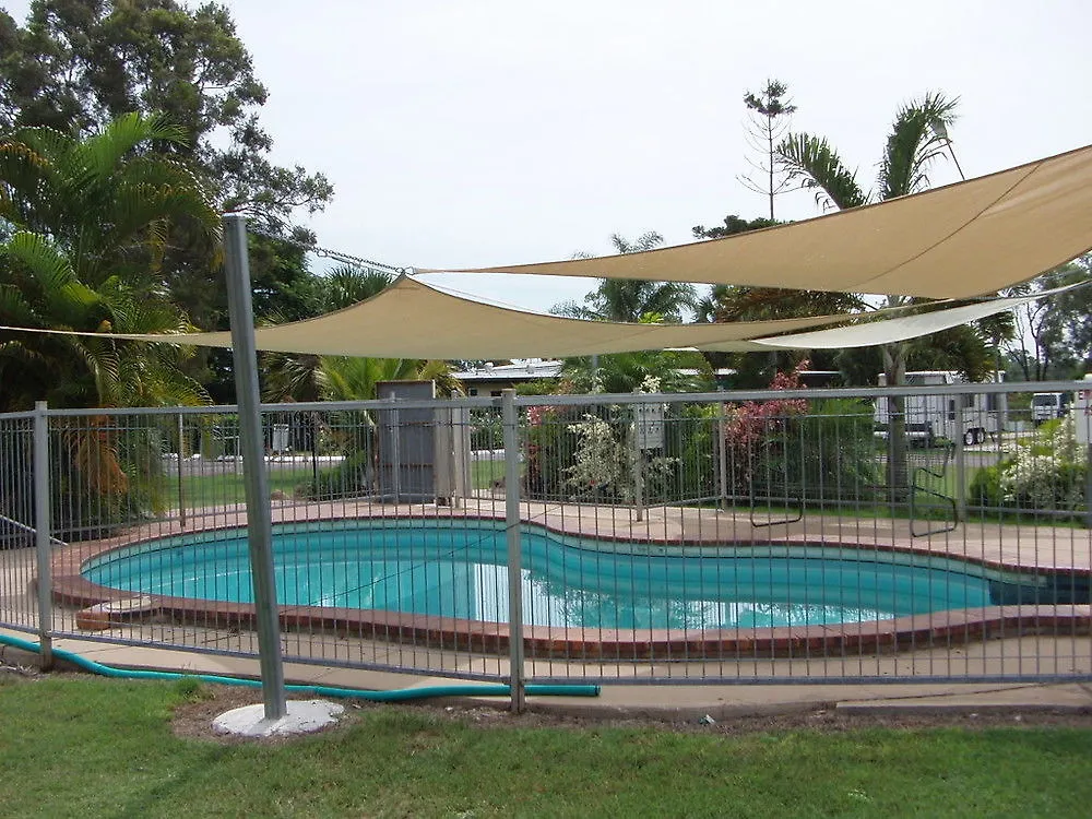 Moura Caravan Park Hotel
